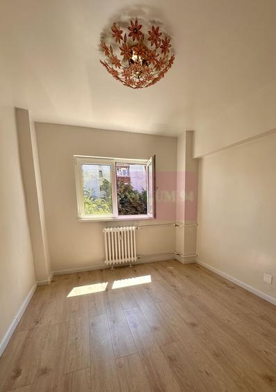 Apartament cu 4 camere semidecomandat în Ștefan cel Mare
