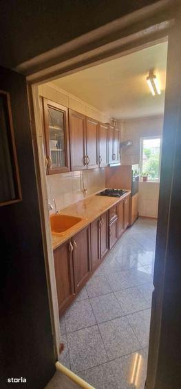 Apartament cu 2 camere decomandat în Titan