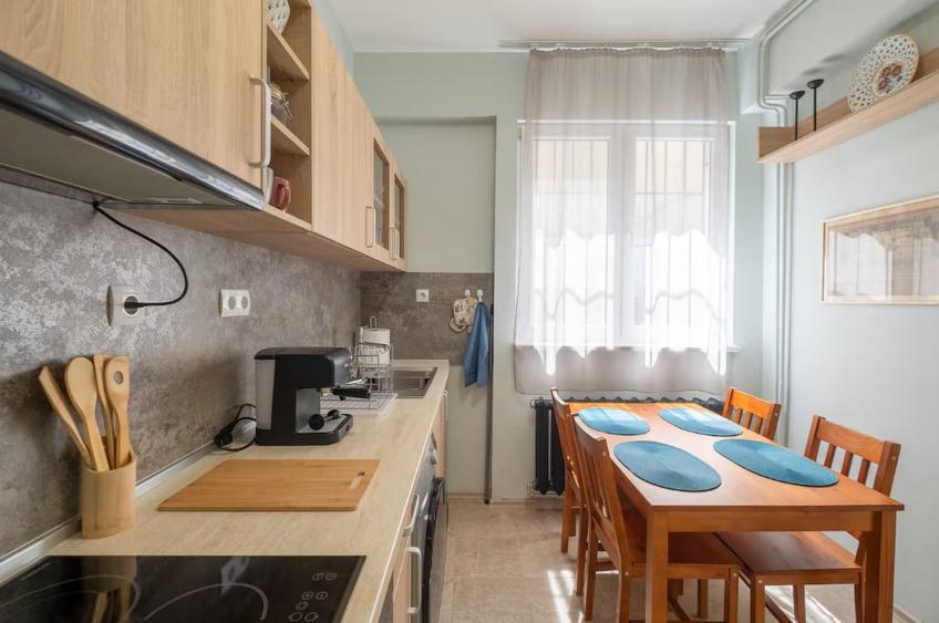Apartament cu 3 camere decomandat în Tineretului