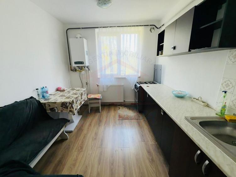 Apartament cu 2 camere semidecomandat în Micro 19