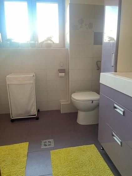 Casă individuală cu 5 camere cu Teren 165 Mp în Vatra Luminoasă