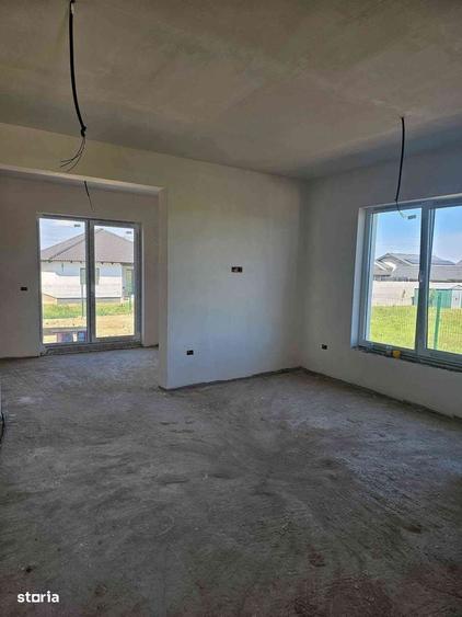 Casă cu 3 camere cu Teren 500 Mp în Sântandrei