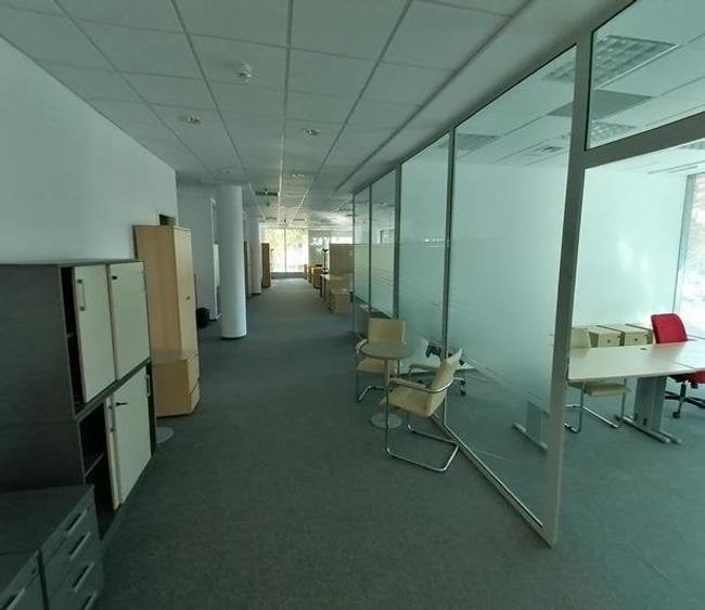Birou, de 24,489 mp, în P-ta Presei Libere