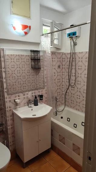 Apartament cu 3 camere semidecomandat, mobilat în Obor