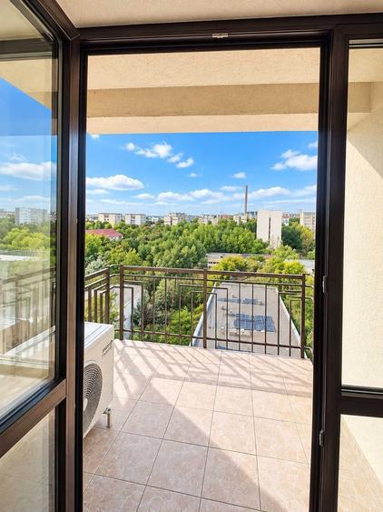 Apartament cu 4 camere decomandat în Central