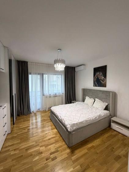 Apartament cu 3 camere semidecomandat, mobilat în Universitate