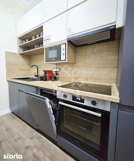 Apartament cu 3 camere semidecomandat în Orașul Nou