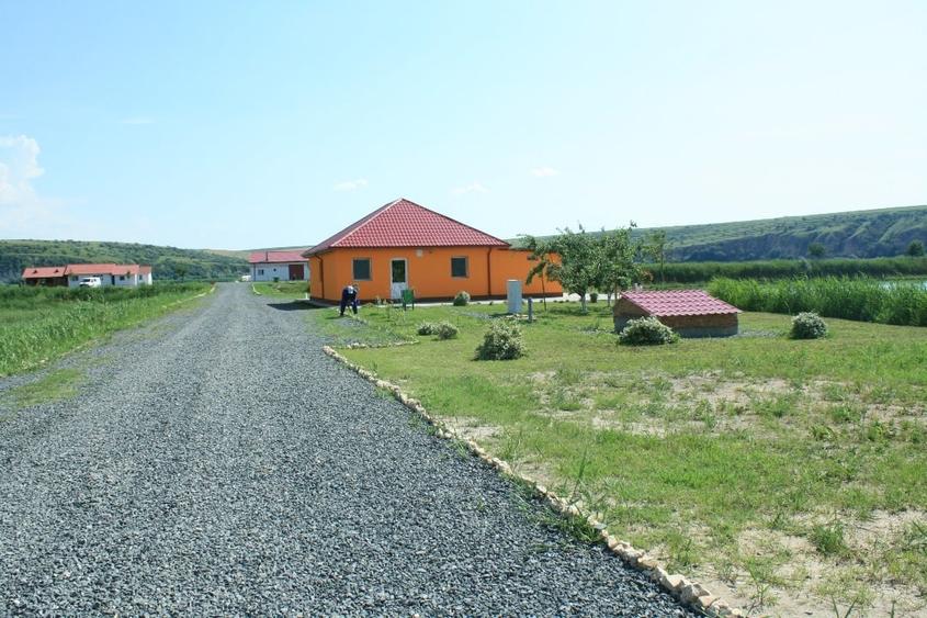 Teren agricol extravilan de 3410000 mp, în Peștera