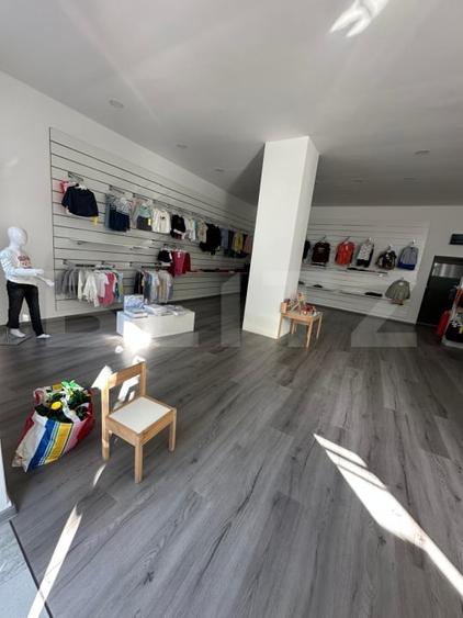 Casă individuală cu 6 camere cu Canalizare în Central