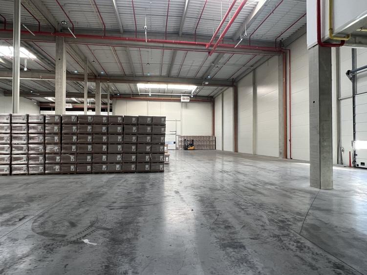 Spațiu industrial, de 1,364 mp, în Exterior Est