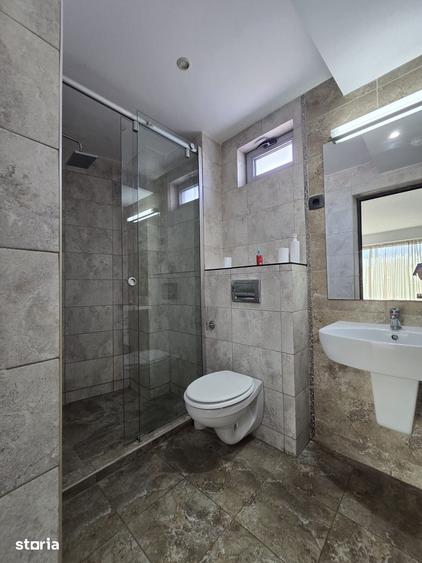 Spațiu comercial, de 210 mp, în Central