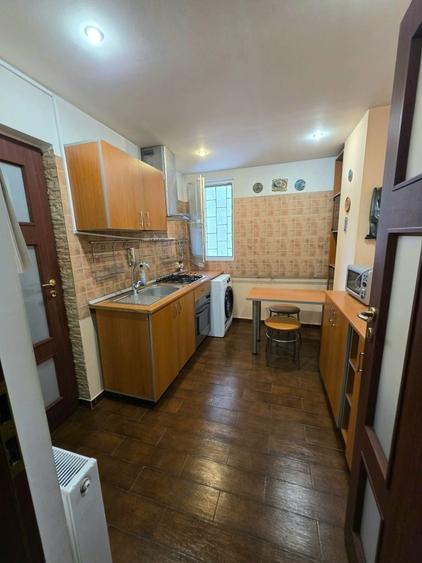 Apartament cu 2 camere decomandat în Drumul Taberei