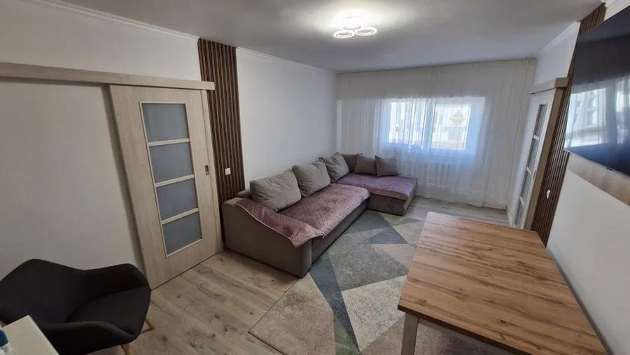 Apartament cu 4 camere semidecomandat, mobilat în Zimbru