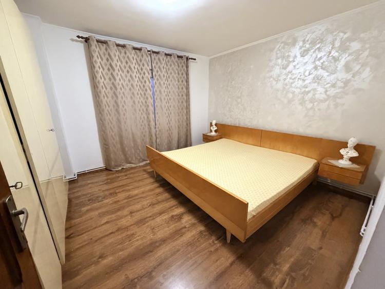 Apartament cu 4 camere decomandat, mobilat în 1 Mai