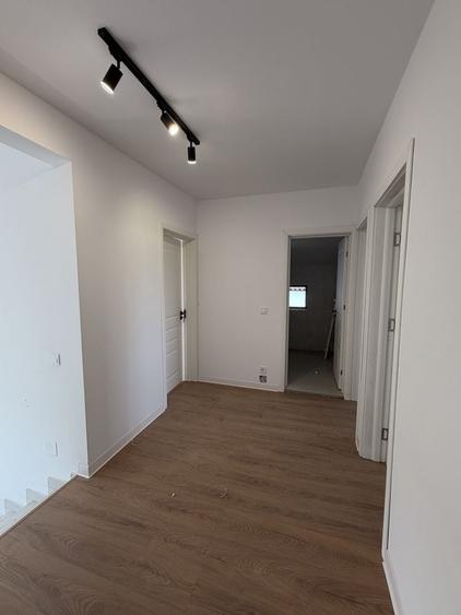 Casă cu 4 camere în Popoveni