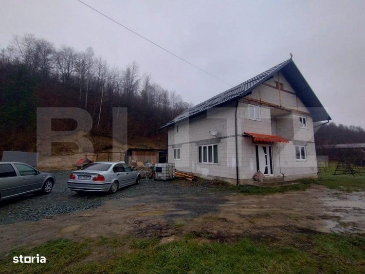 Casă cu 4 camere în Mijlocenii Bârgăului