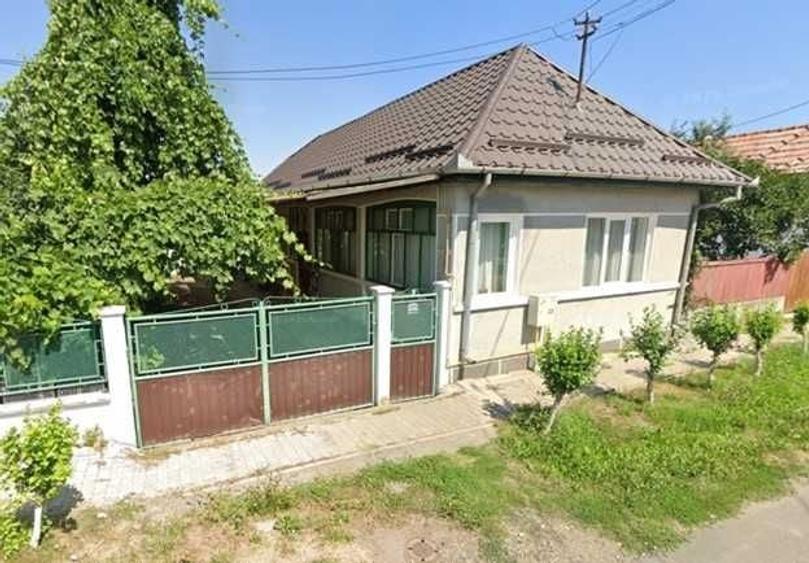 Casă cu 3 camere în Criș