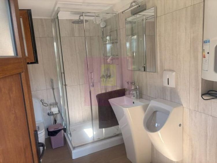 Casă cu 5 camere cu Teren 1700 Mp în Sud