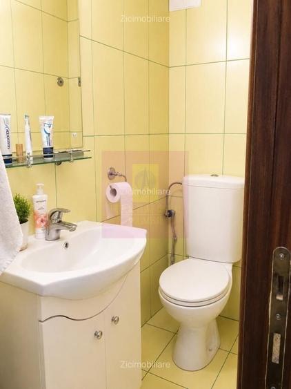Apartament cu 3 camere decomandat în Dristor