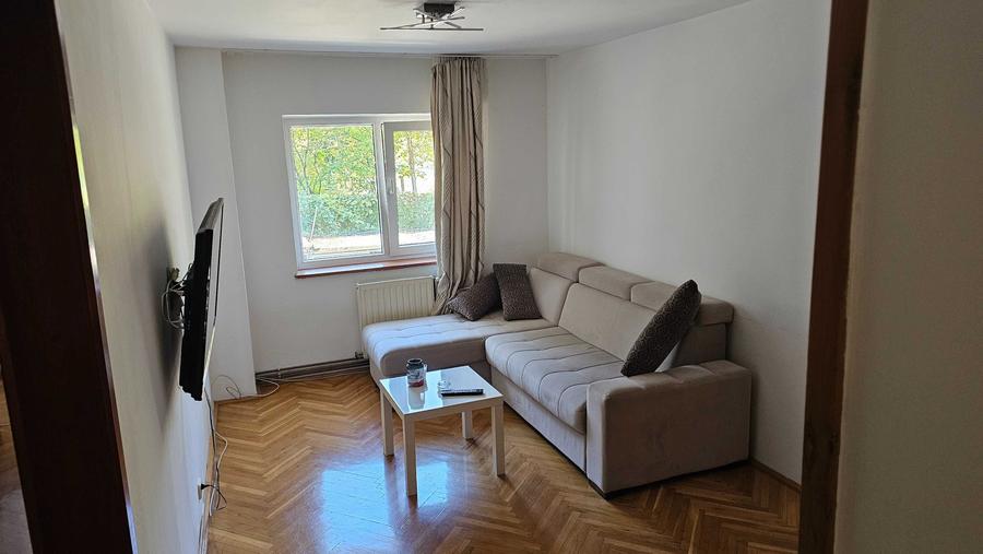 Apartament cu 4 camere decomandat în Zorilor