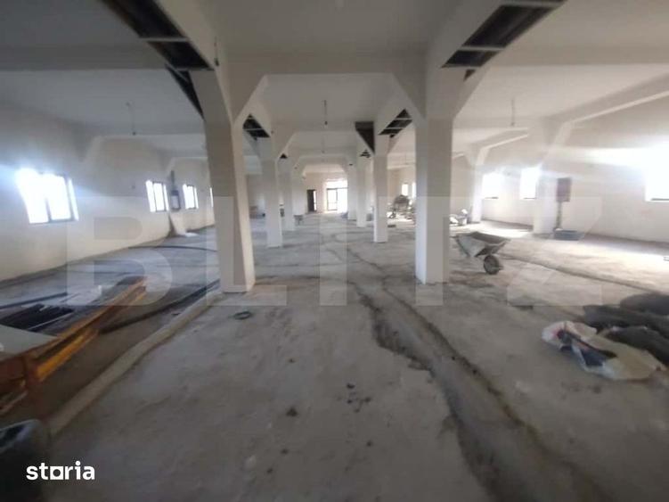 Spațiu comercial, de 1,400 mp, în Uriu