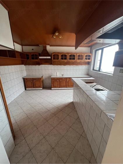 Apartament cu 3 camere decomandat în Bucovăț (Remetea Mare)