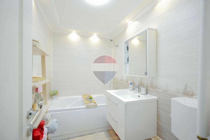 Apartament cu 3 camere decomandat, mobilat în Decebal