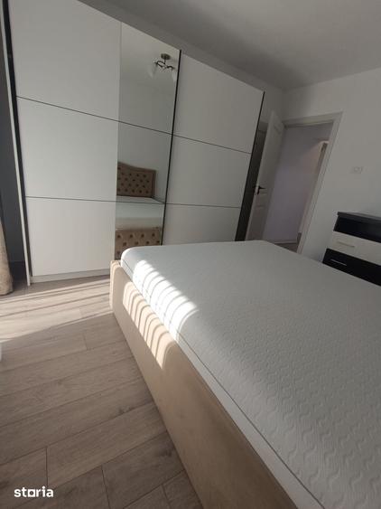 Apartament cu 3 camere decomandat în Petros