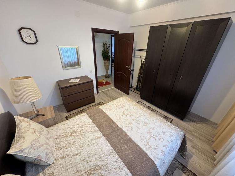 Apartament cu 3 camere decomandat, mobilat în Central
