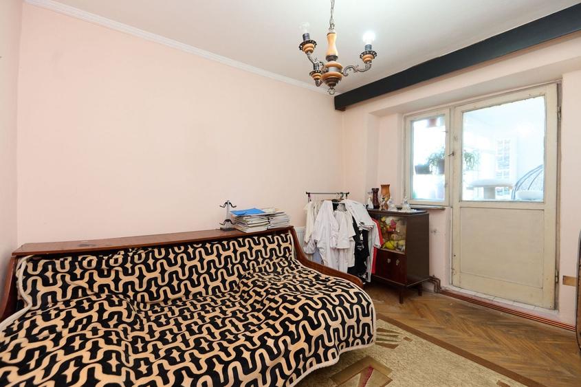 Apartament cu 4 camere decomandat în Central