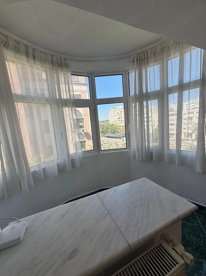 Apartament cu 3 camere semidecomandat în Păcurari