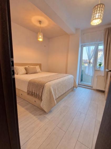Apartament cu 2 camere semidecomandat, mobilat în 13 Septembrie