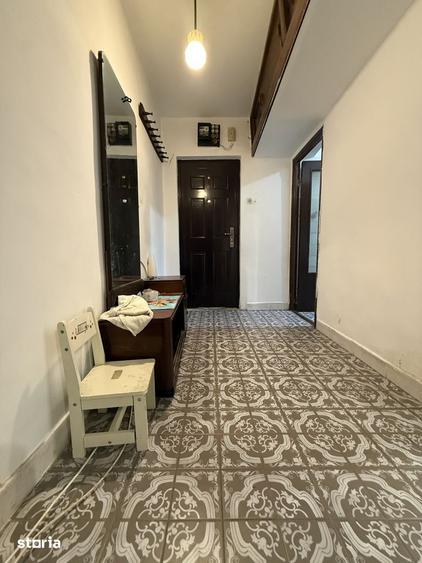 Apartament cu 2 camere nedecomandat în Girocului