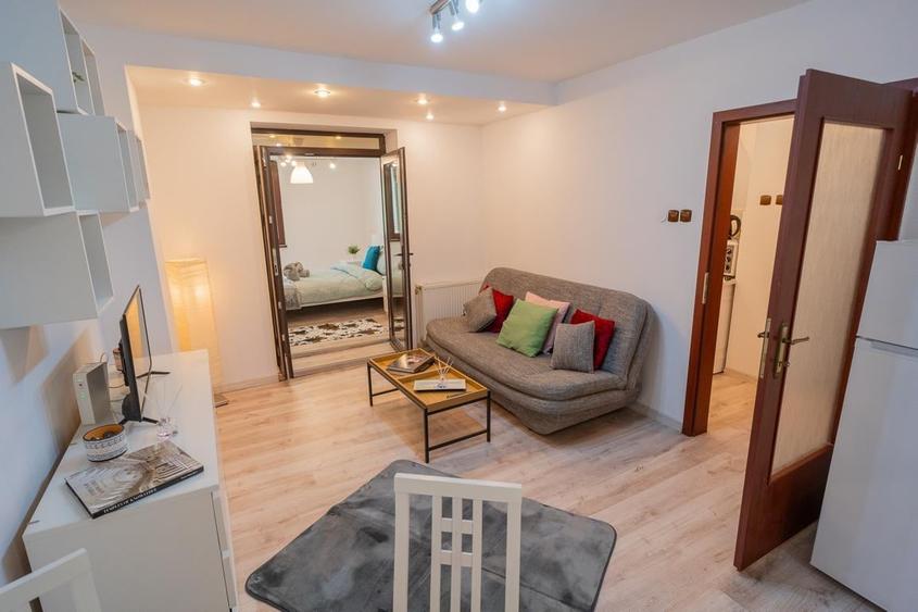 Apartament cu 2 camere semidecomandat în Calea Victoriei