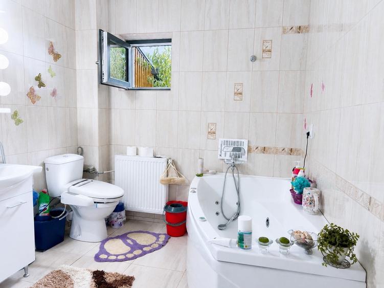 Casă individuală cu 4 camere cu Teren 213 Mp în Valea Lupului