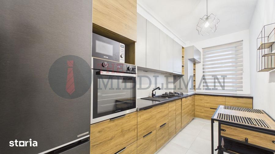 Apartament cu 3 camere decomandat în Sisești