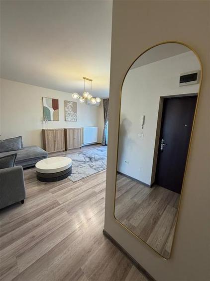 Apartament cu 2 camere semidecomandat, mobilat în Podgoria