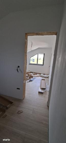 Casă cu 4 camere cu Teren 300 Mp în Holboca