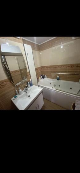 Apartament cu 3 camere decomandat în Sârbi