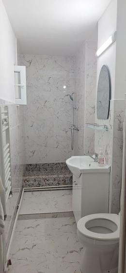 Apartament cu 3 camere decomandat în Dâmbu Pietros