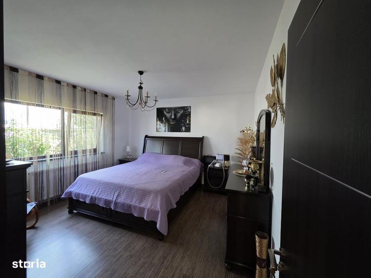 Casă cu 4 camere cu Teren 560 Mp în Central