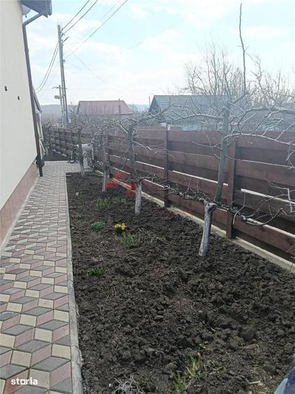 Casă cu 4 camere în Cornești