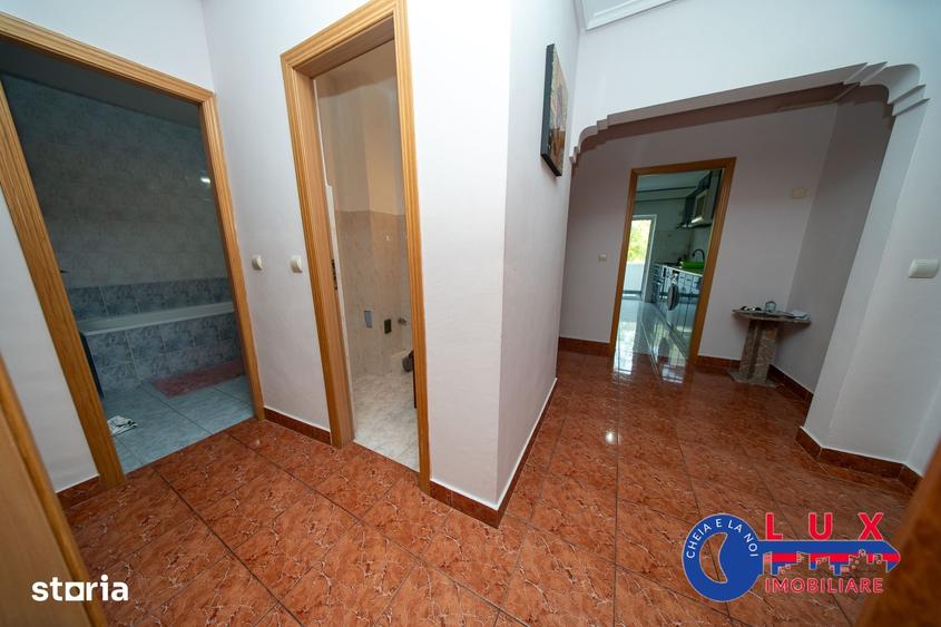 Apartament cu 3 camere decomandat în Babadag