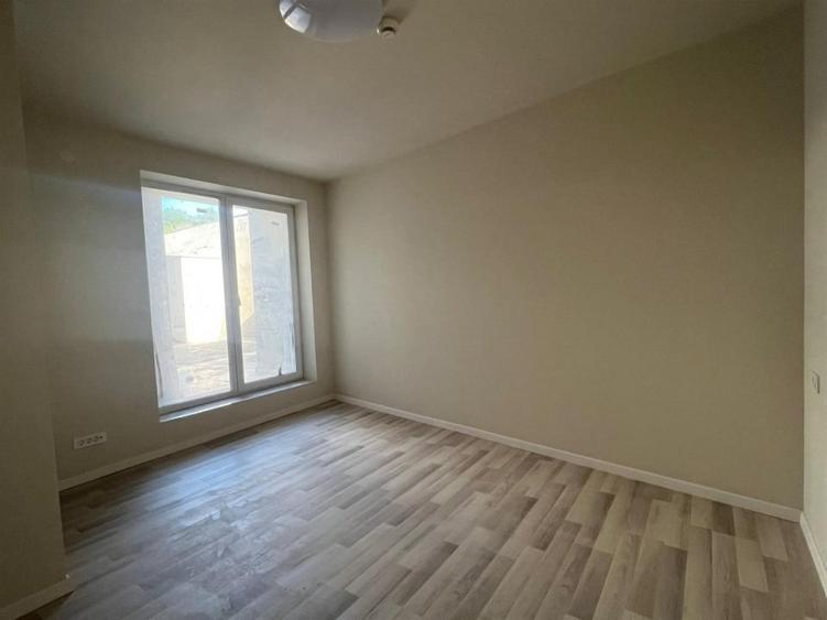 Apartament cu 3 camere semidecomandat în Grigorescu