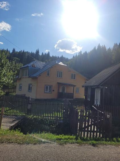 Casă cu 4 camere în Dorna-Arini