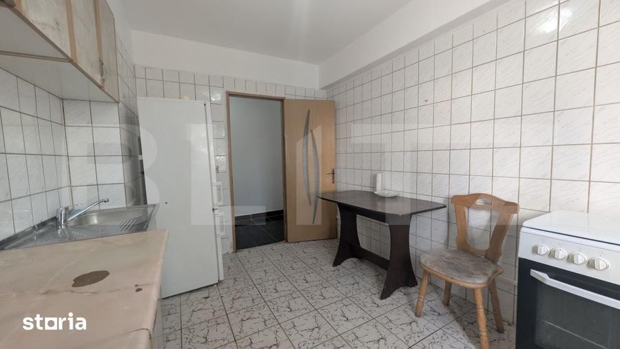 Apartament cu 4 camere decomandat în Republicii