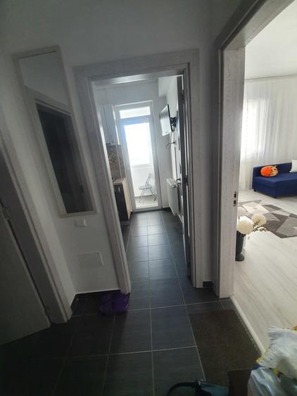 Garsonieră decomandată în Titan
