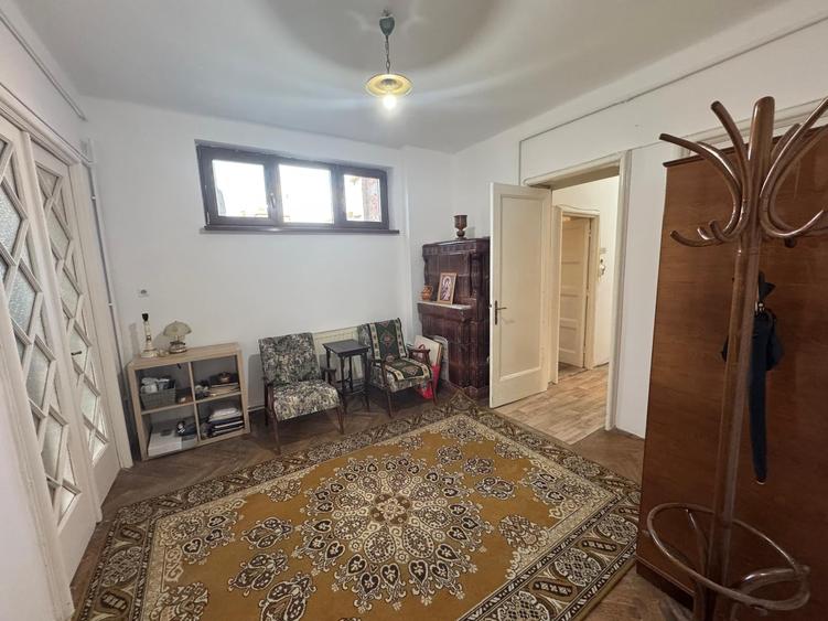 Vanzare apartament patru camere vila D+P+1+pod curte Cotroceni metrou Eroilor - 9