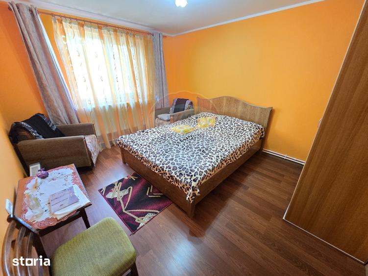 Casă cu 4 camere cu Teren 3405 Mp în Suraia