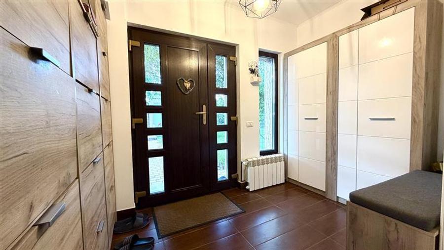 Casă individuală cu 5 camere cu Teren 1000 Mp în Aroneanu